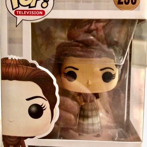 Funko Pop Outlander Claire Randall VALUTED Figure - Picture 2 of 6